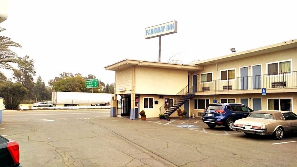 Parkway Inn Fresno Buitenkant foto