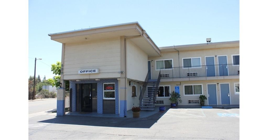 Parkway Inn Fresno Buitenkant foto