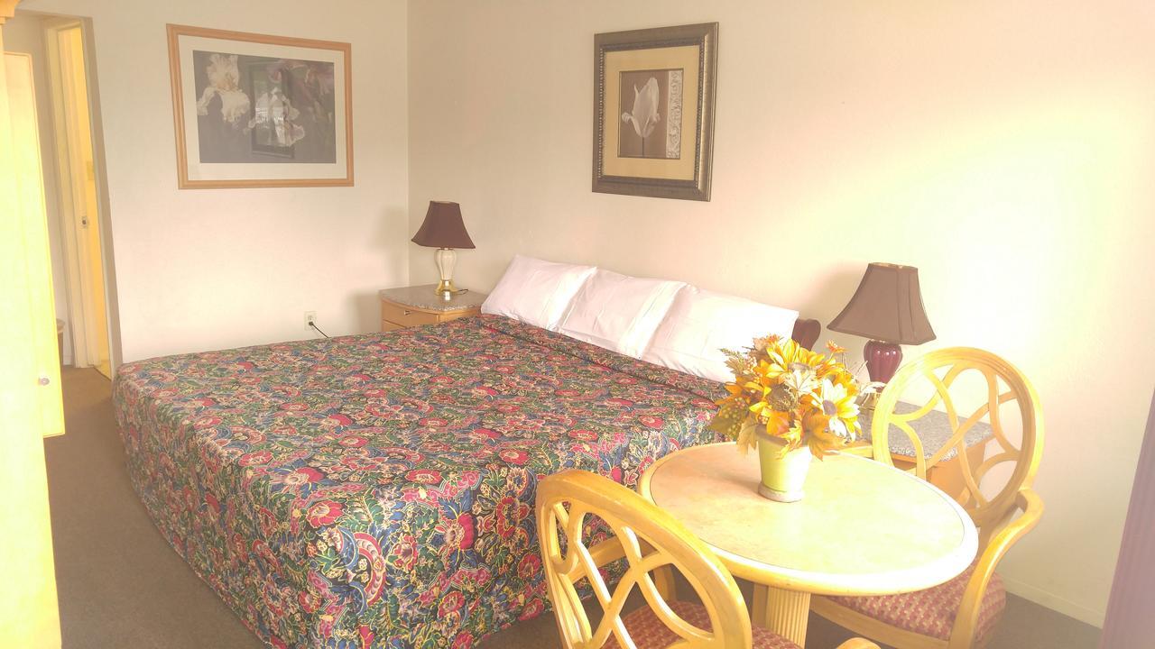 Parkway Inn Fresno Buitenkant foto