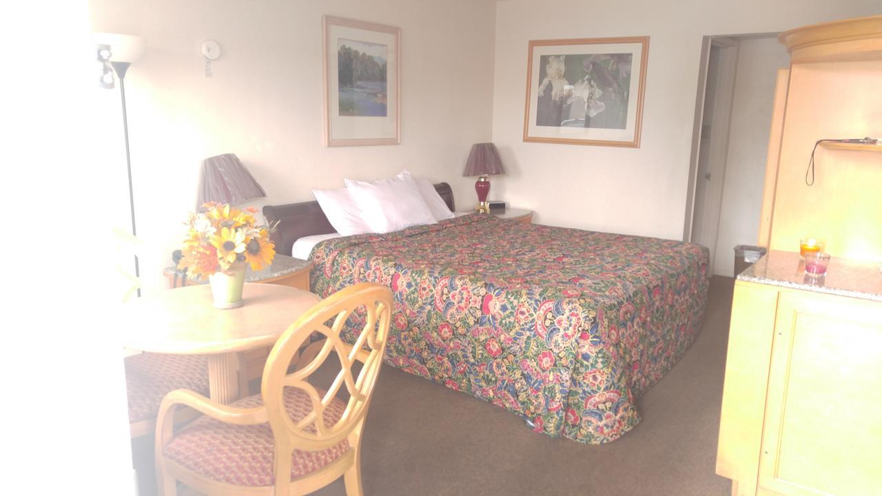 Parkway Inn Fresno Buitenkant foto