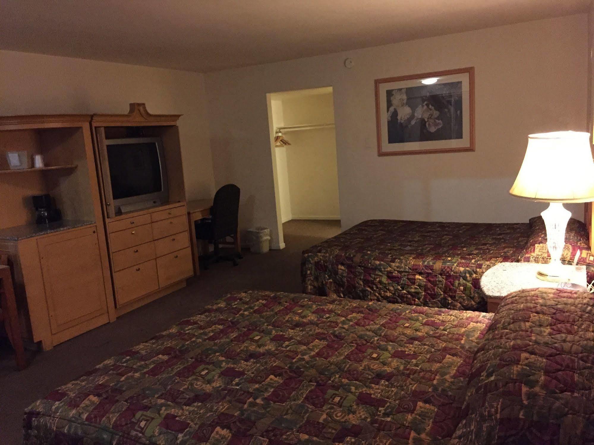 Parkway Inn Fresno Buitenkant foto