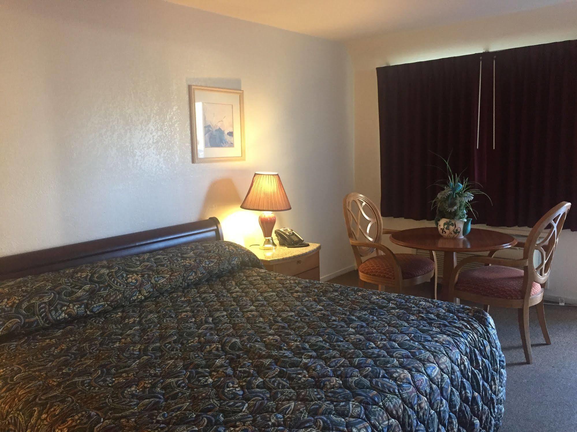 Parkway Inn Fresno Buitenkant foto