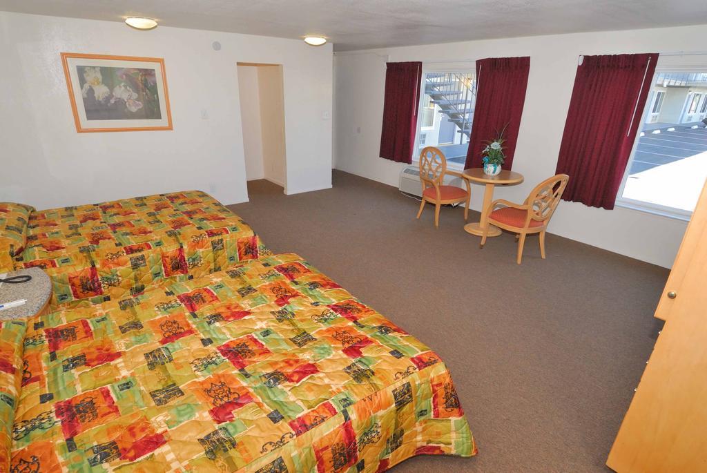 Parkway Inn Fresno Buitenkant foto
